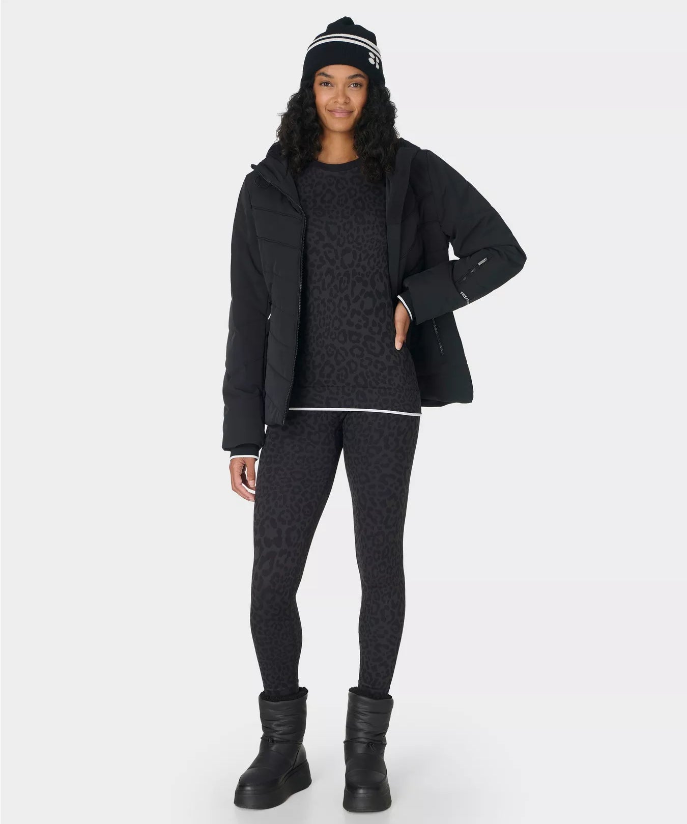 sb10099_greyleojacquard.webp