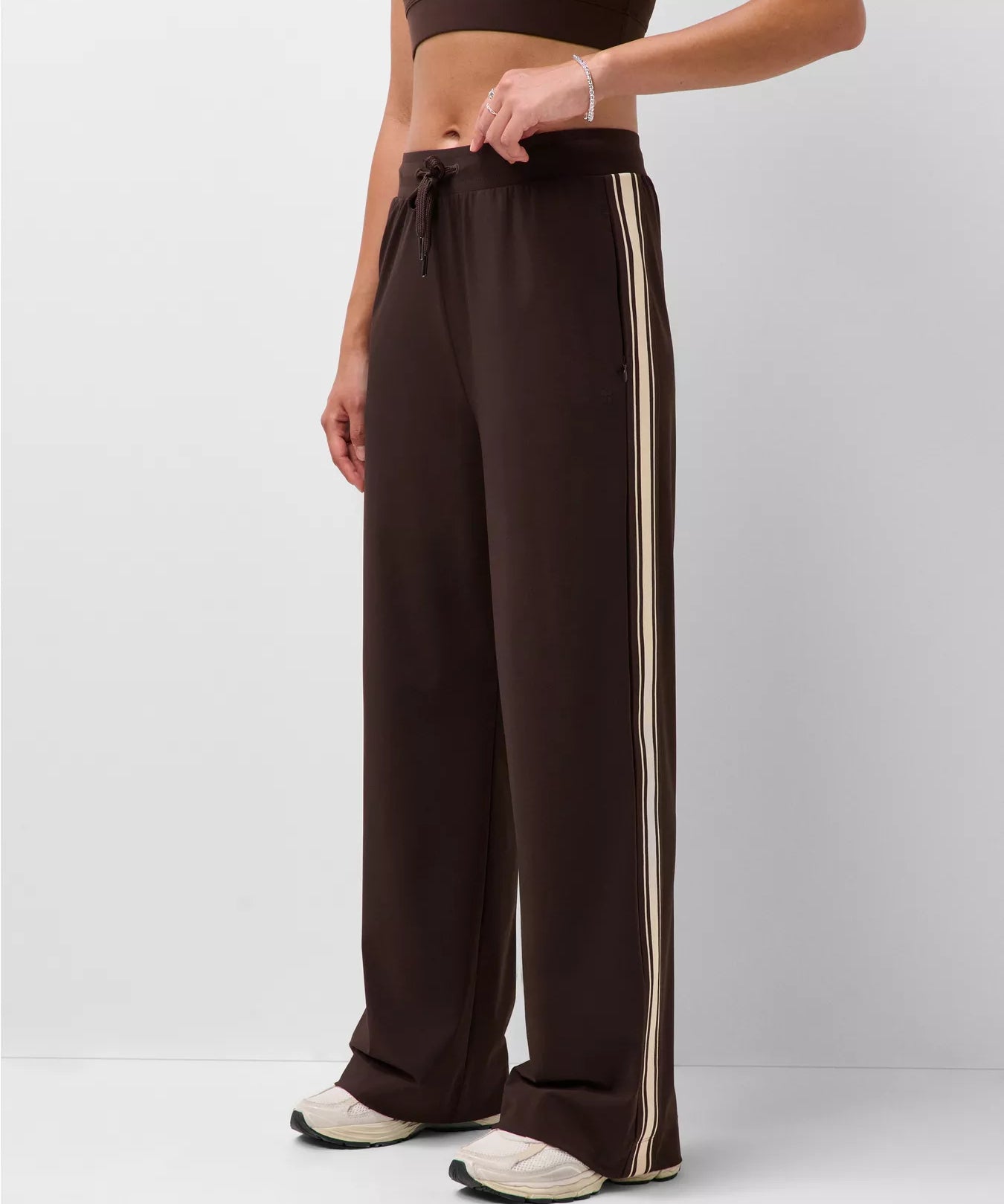 sb10182t_espressobrown_1.webp