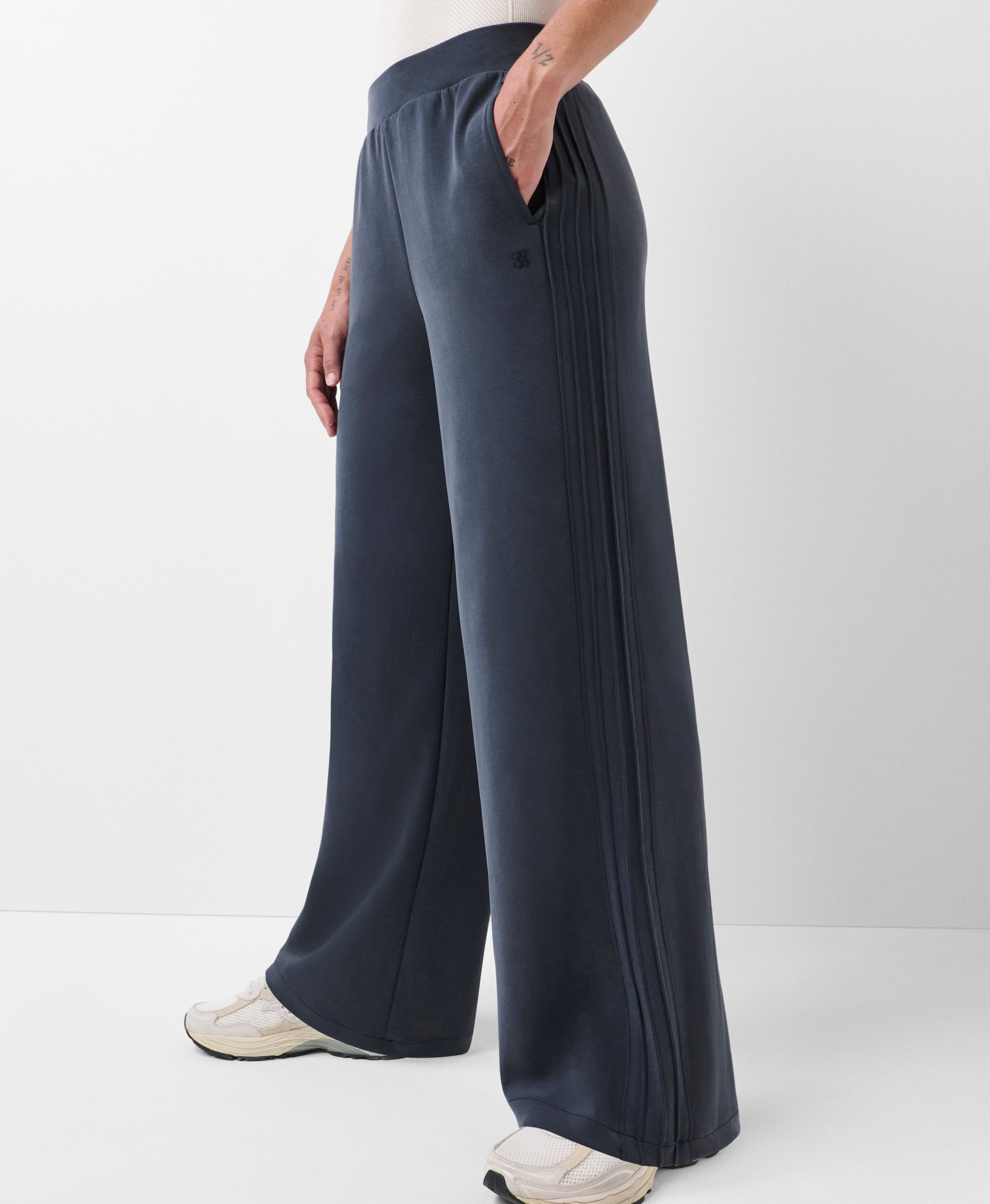Sand Wash Wide Leg Pintuck Trouser