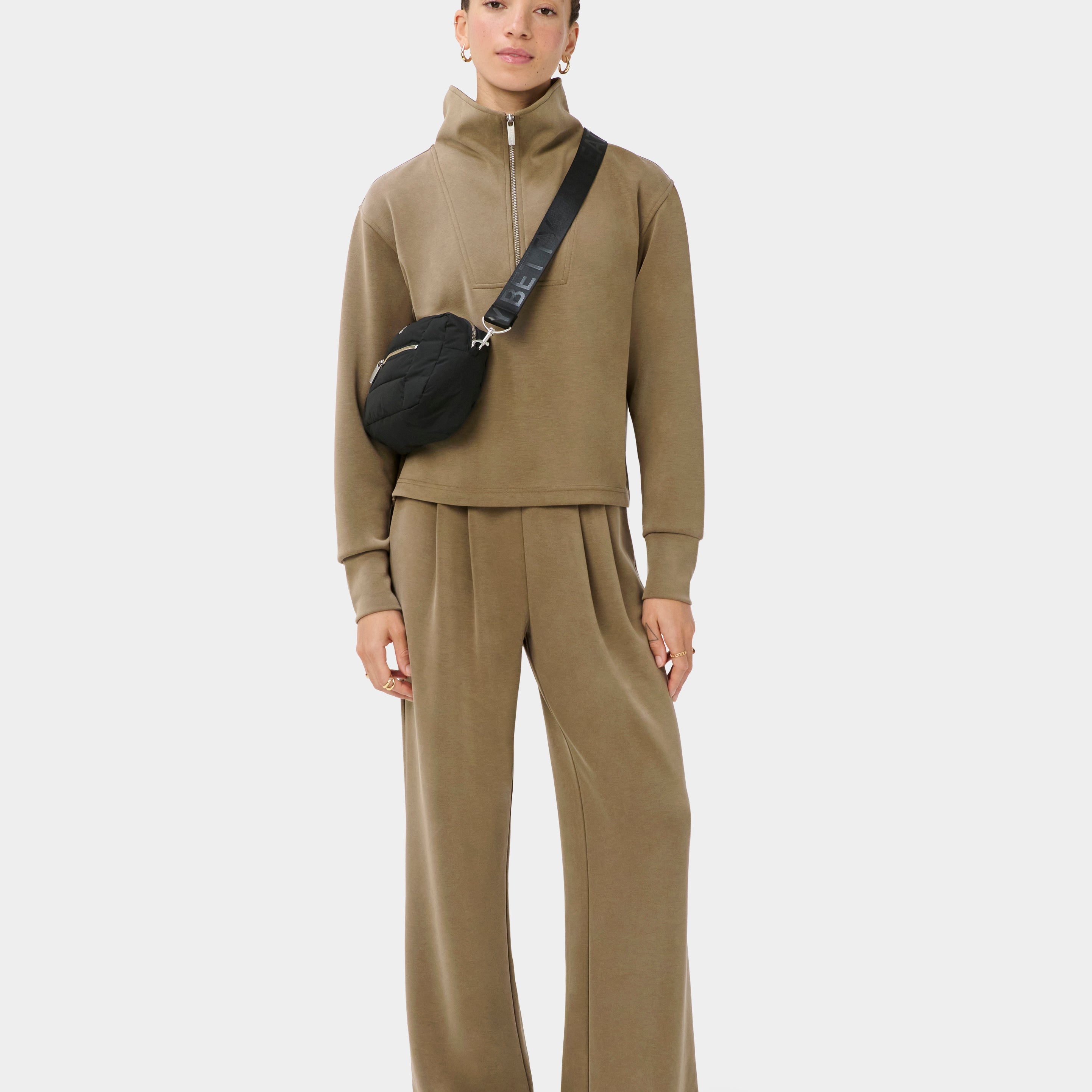 sb10481_khakibrown_1.jpg