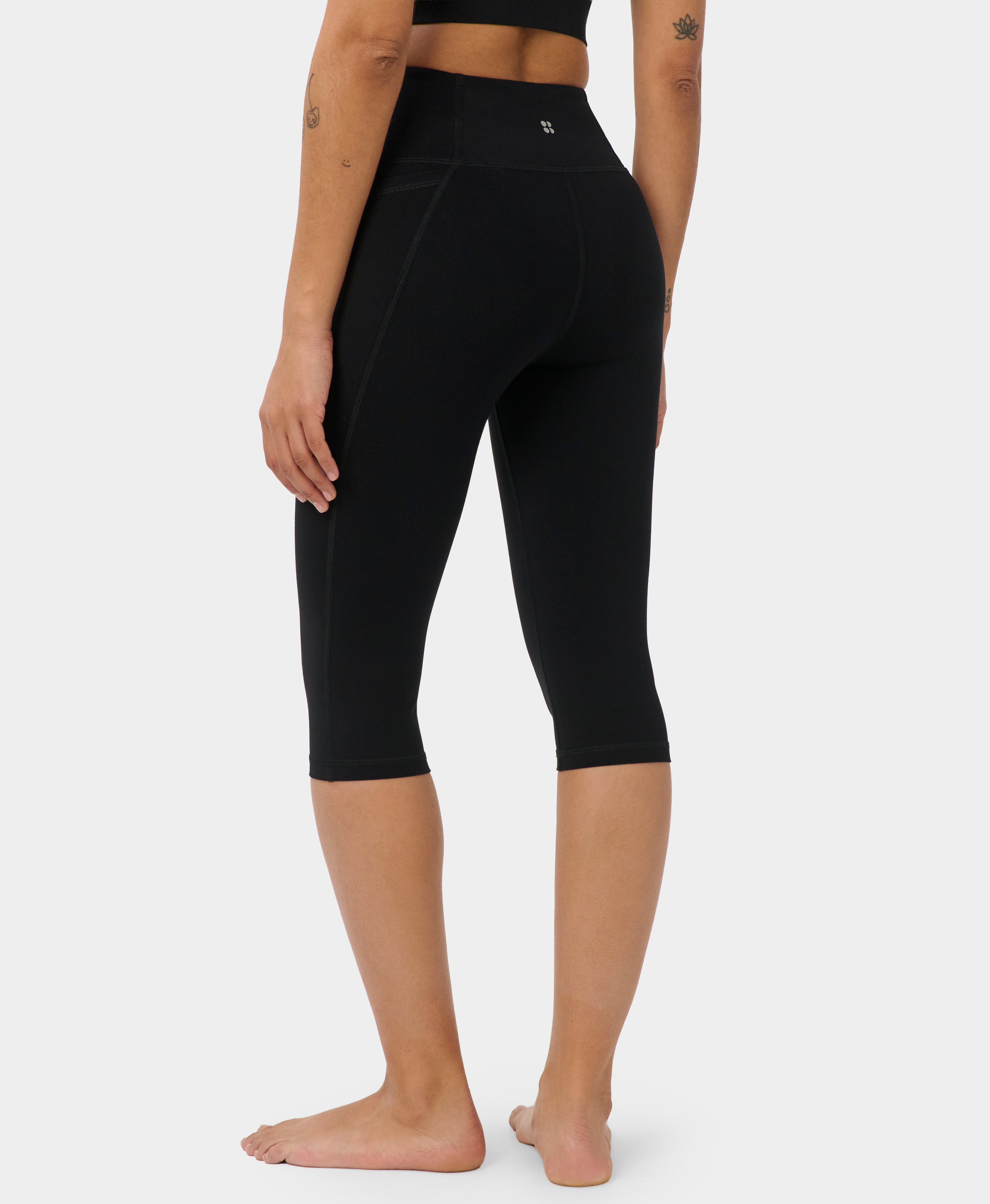 Ultimate Studio Capri Leggings